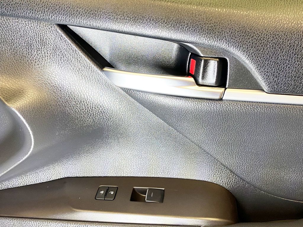 2022 Toyota Camry Hybrid XLE CVT - 22959532 - 40