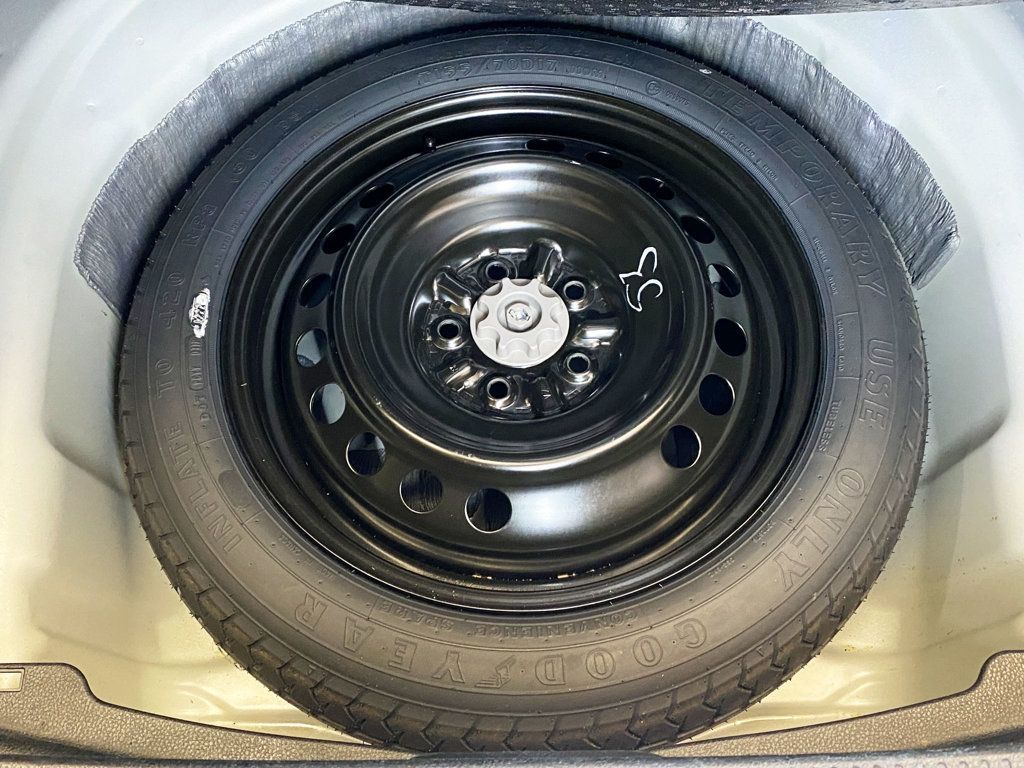 2022 Toyota Camry Hybrid XLE CVT - 22959532 - 56