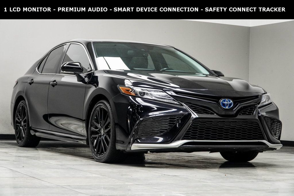 2022 Toyota Camry Hybrid XSE photo 4