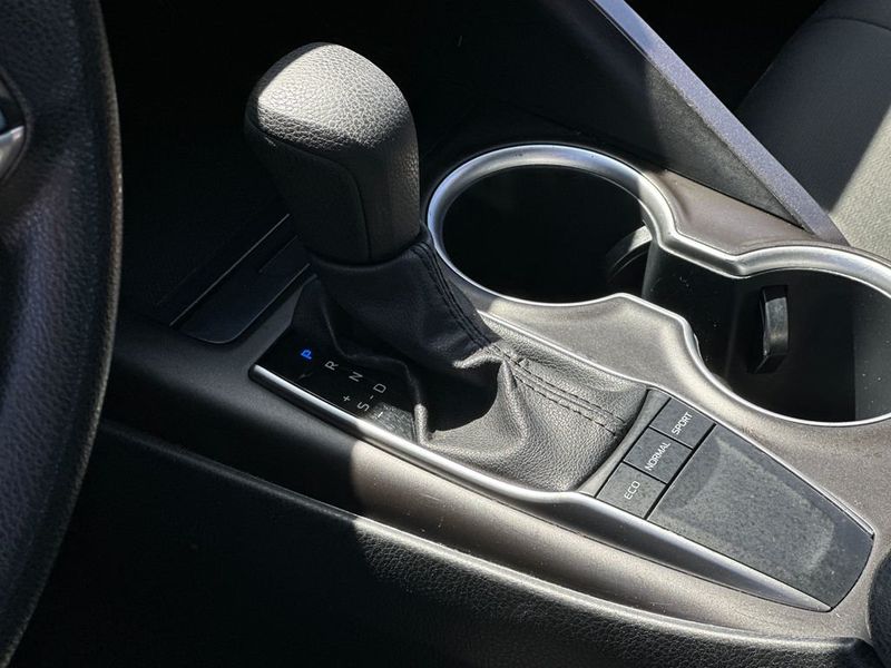 2022 Toyota Camry LE Automatic - 22986668 - 17