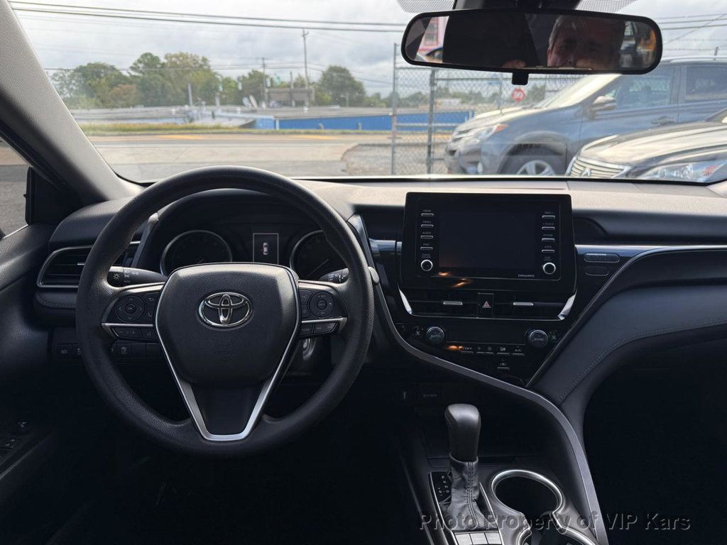 2022 Toyota Camry LE photo 15