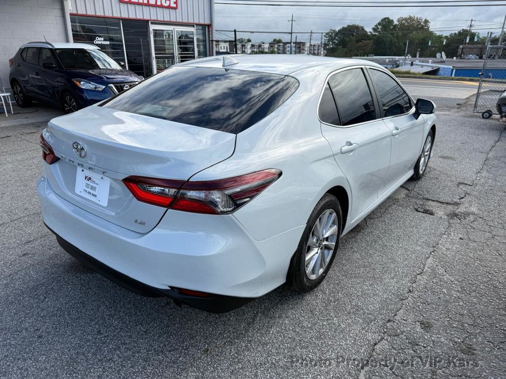 2022 Toyota Camry LE photo 6