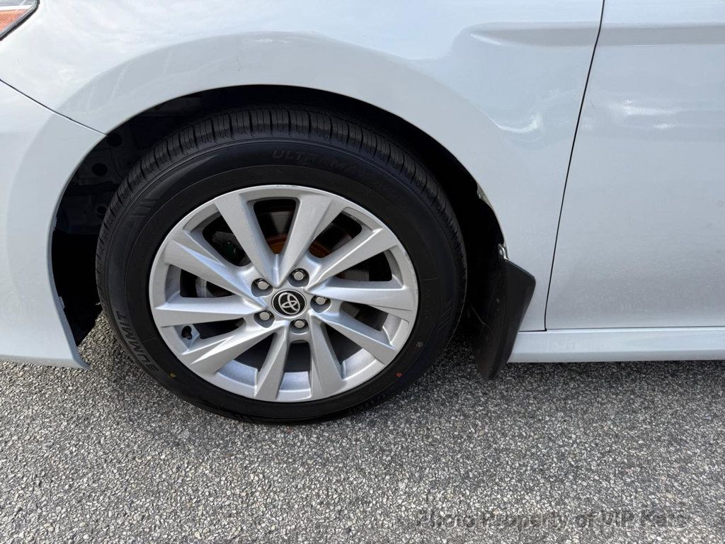 2022 Toyota Camry LE photo 9