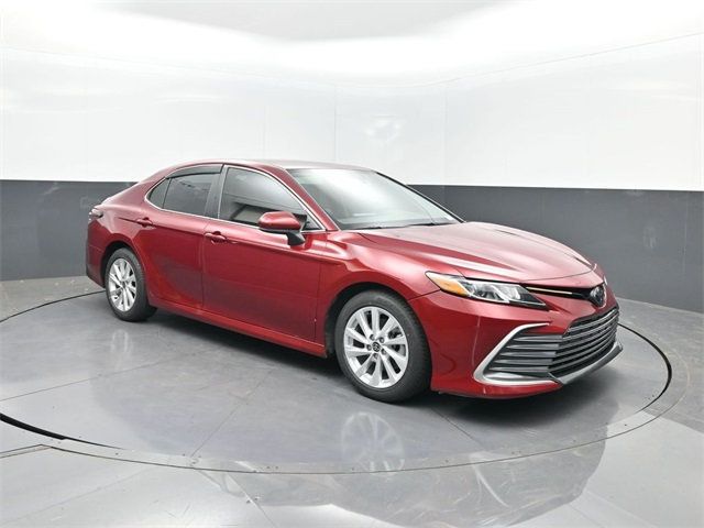 2022 Toyota Camry LE Automatic - 22968820 - 24
