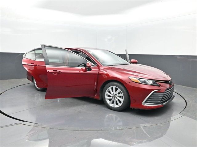 2022 Toyota Camry LE Automatic - 22968820 - 28
