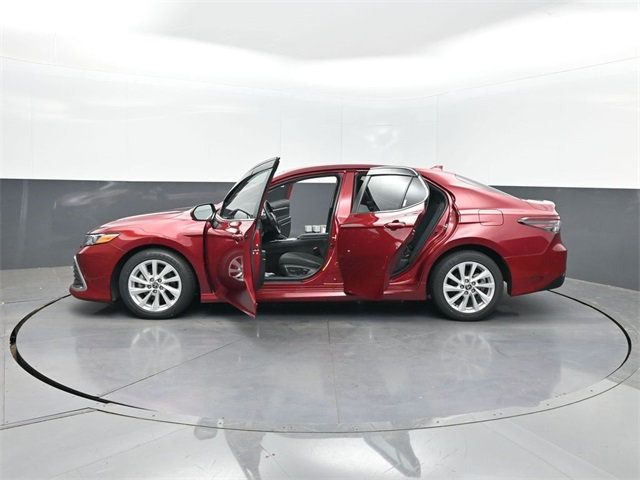 2022 Toyota Camry LE Automatic - 22968820 - 29