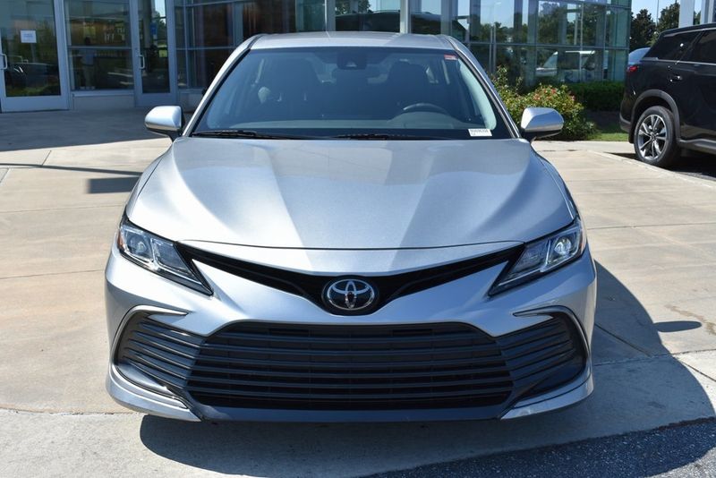 2022 Toyota Camry LE photo 4