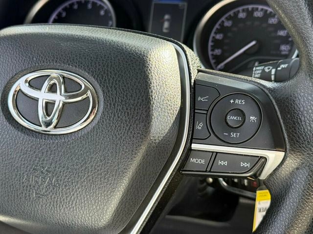 2022 Toyota Camry LE Automatic - 23093838 - 24