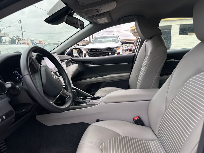 2022 Toyota Camry SE - 22994267 - 11