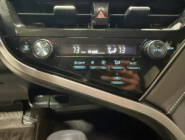 2022 Toyota Camry SE - 22936276 - 19