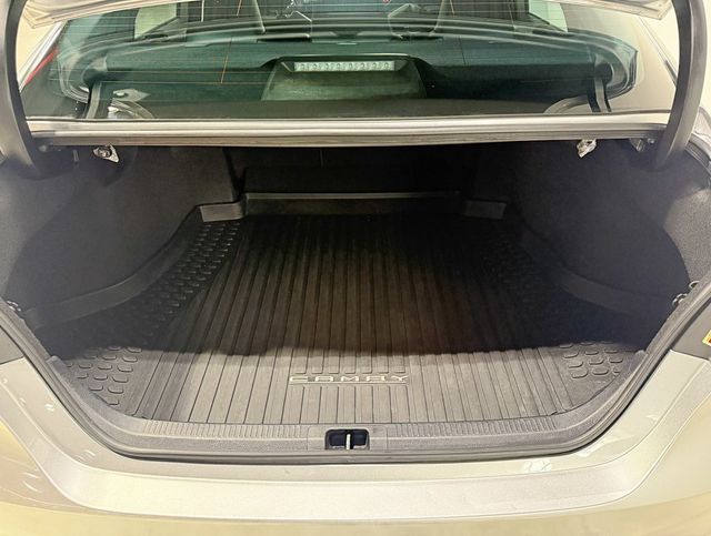 2022 Toyota Camry SE - 22936276 - 37
