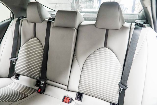 2022 Toyota Camry SE Automatic - 22948903 - 32