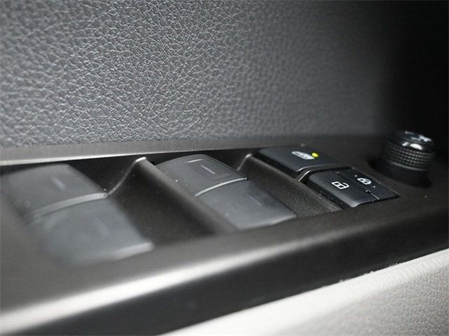 2022 Toyota Camry SE Automatic - 22930345 - 29