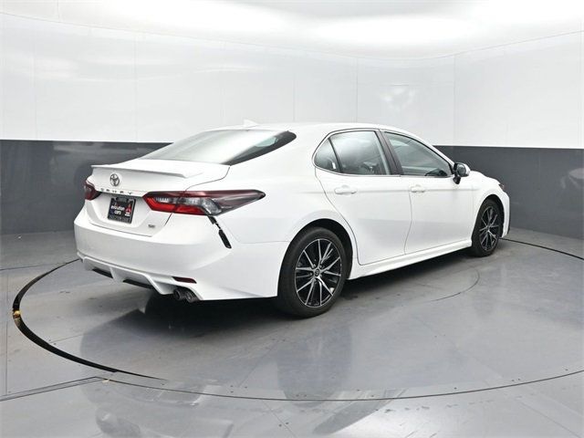 2022 Toyota Camry SE Automatic - 22930345 - 31