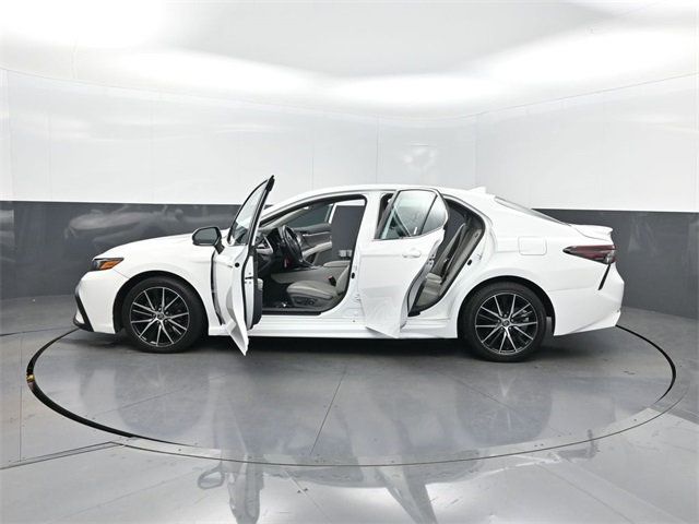 2022 Toyota Camry SE Automatic - 22930345 - 38