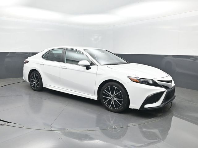 2022 Toyota Camry SE Automatic - 23010637 - 31