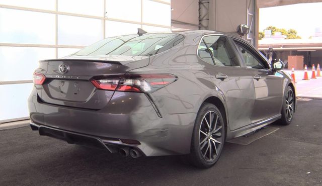 2022 Toyota Camry SE Automatic - 23016247 - 1