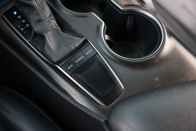 2022 Toyota Camry SE Automatic - 23016247 - 38
