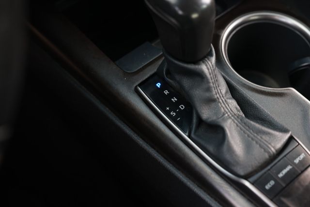 2022 Toyota Camry SE Automatic - 23016247 - 39