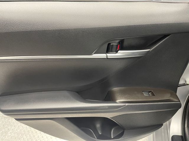 2022 Toyota Camry SE Automatic - 22954593 - 31