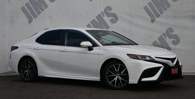2022 Toyota Camry SE Brand New Tires - 22936179 - 2