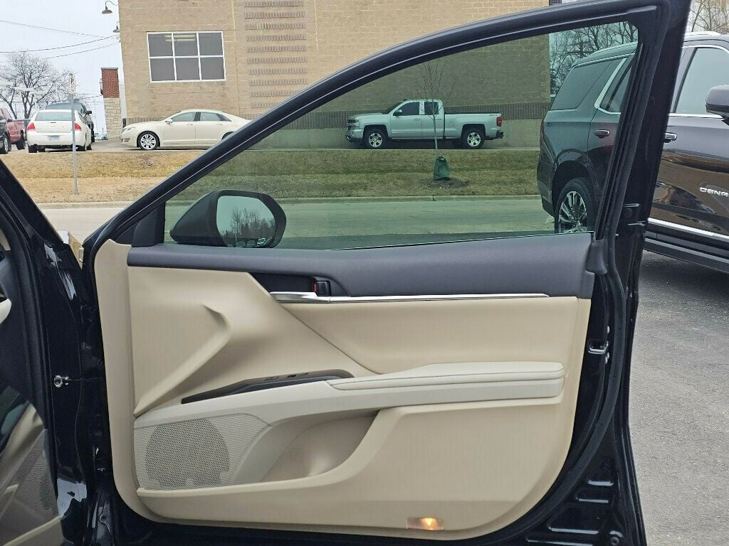 2022 Toyota Camry XLE Automatic AWD - 22988256 - 19