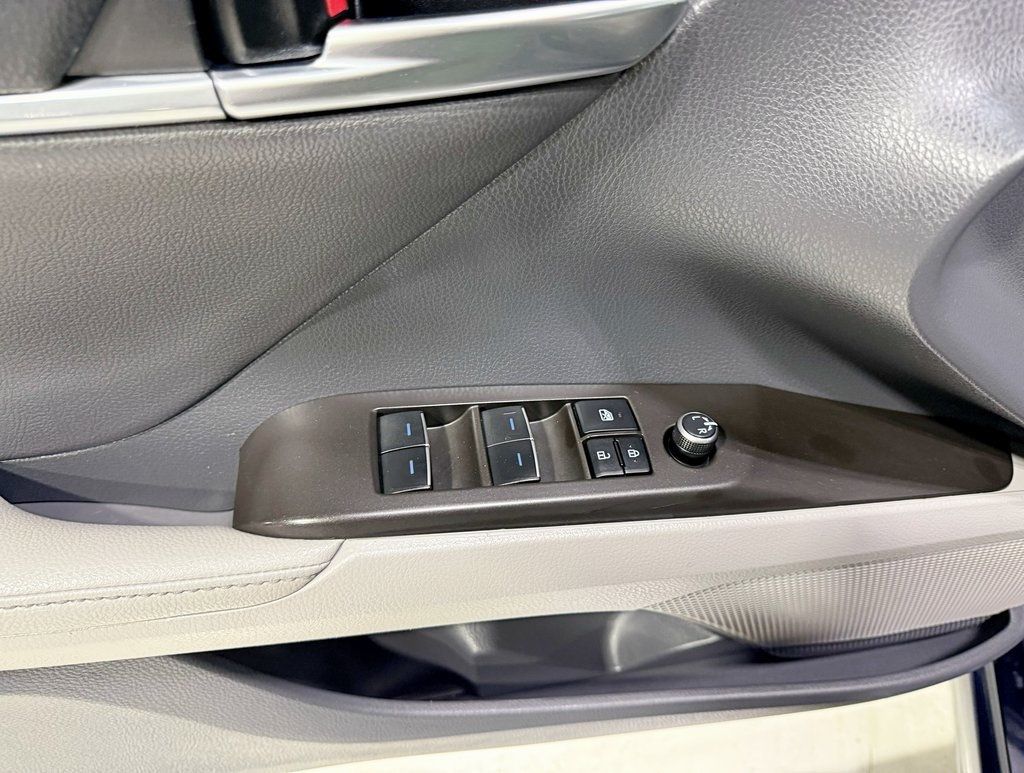 2022 Toyota Camry XSE Automatic - 22952173 - 33