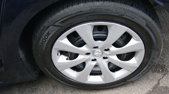 2022 Toyota Corolla 3 MONTH WARRANTY , JUST SERVICED , VERY CLEAN INSIDE AND OUT  - 23048747 - 53