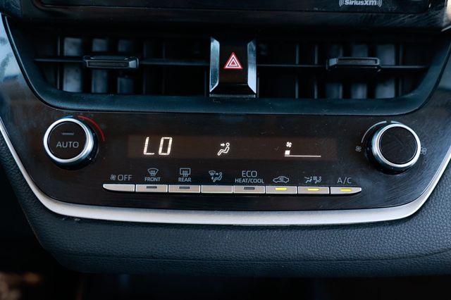 2022 Toyota Corolla Hybrid LE CVT - 22943615 - 32