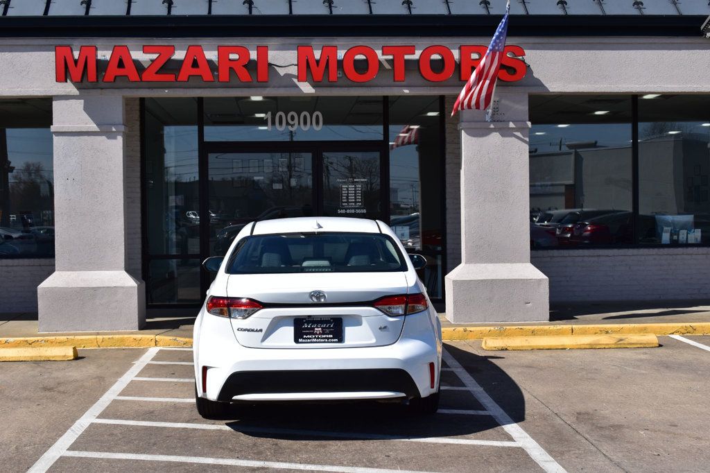2022 Toyota Corolla LE photo 9