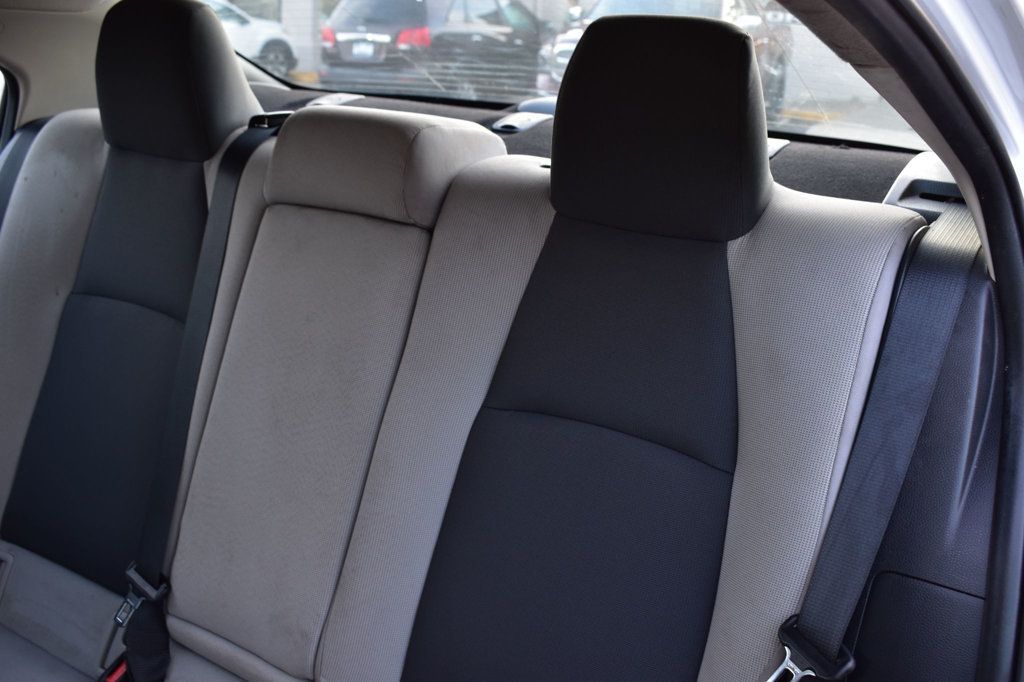 2022 Toyota Corolla LE photo 18