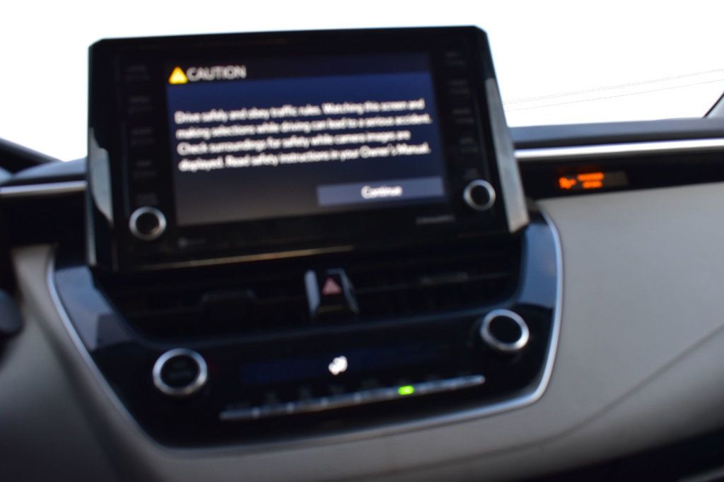 2022 Toyota Corolla LE photo 20