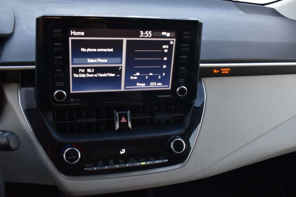 2022 Toyota Corolla LE photo 23