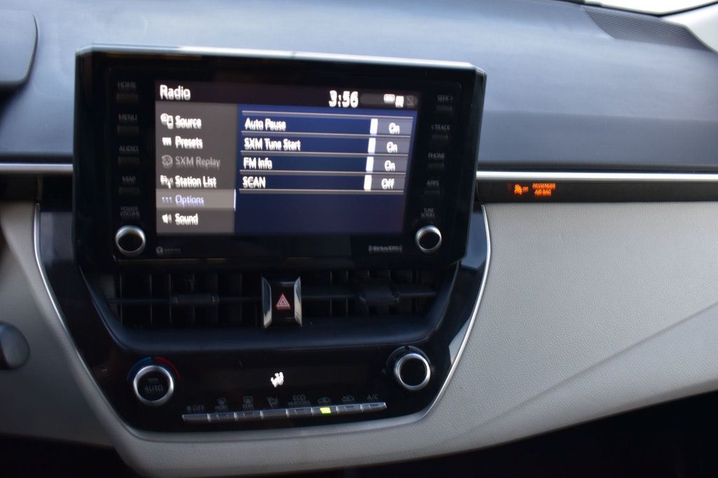 2022 Toyota Corolla LE photo 30