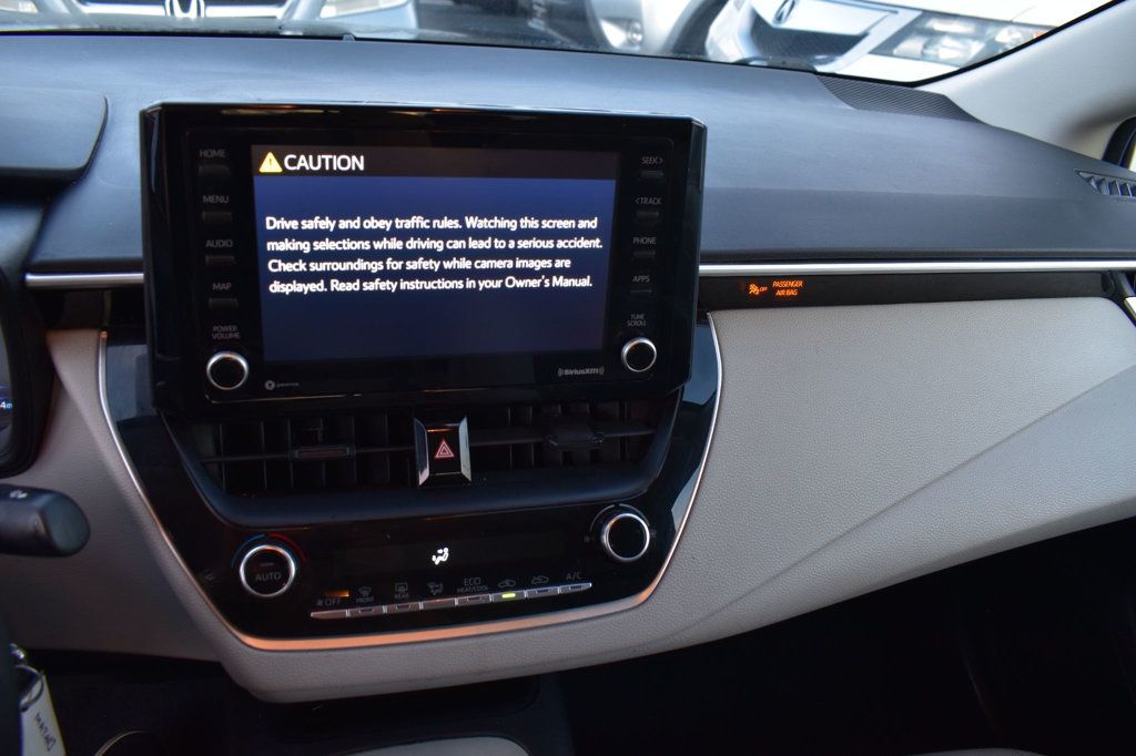 2022 Toyota Corolla LE photo 32