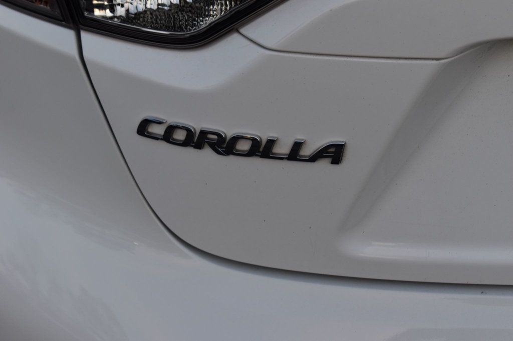 2022 Toyota Corolla LE photo 37