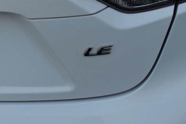 2022 Toyota Corolla LE CVT - 22971449 - 39