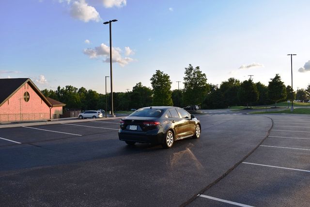 2022 Toyota Corolla LE CVT - 23039422 - 40