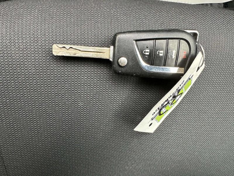 2022 Toyota Corolla LE CVT - 23011865 - 33