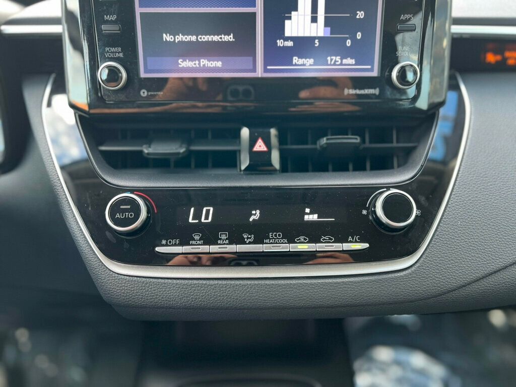 2022 Toyota Corolla LE photo 21