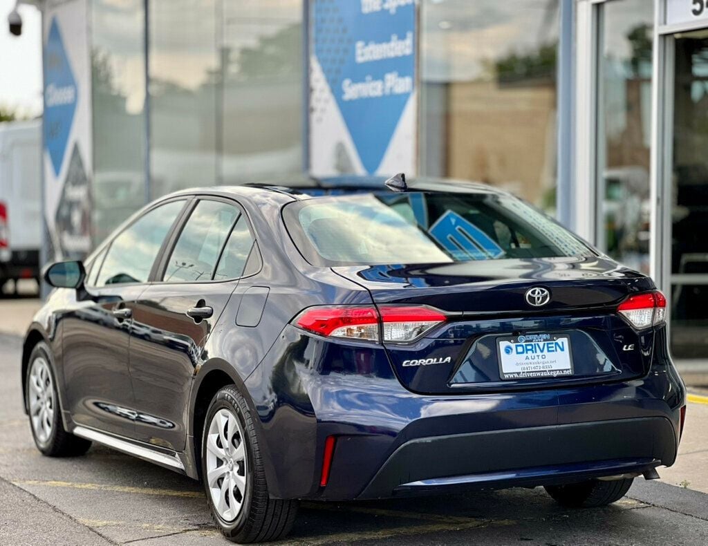 2022 Toyota Corolla LE photo 25