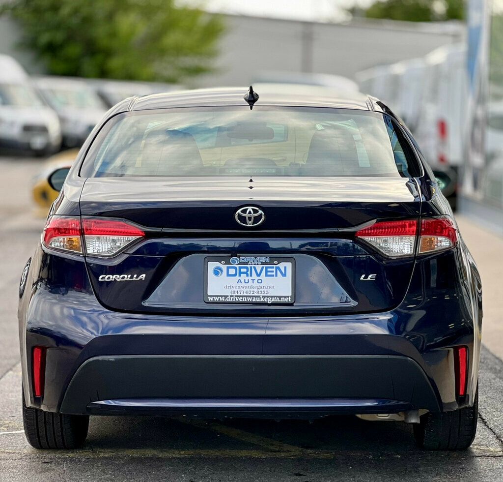 2022 Toyota Corolla LE photo 26