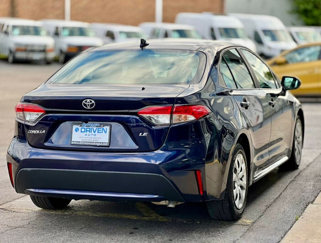 2022 Toyota Corolla LE photo 5