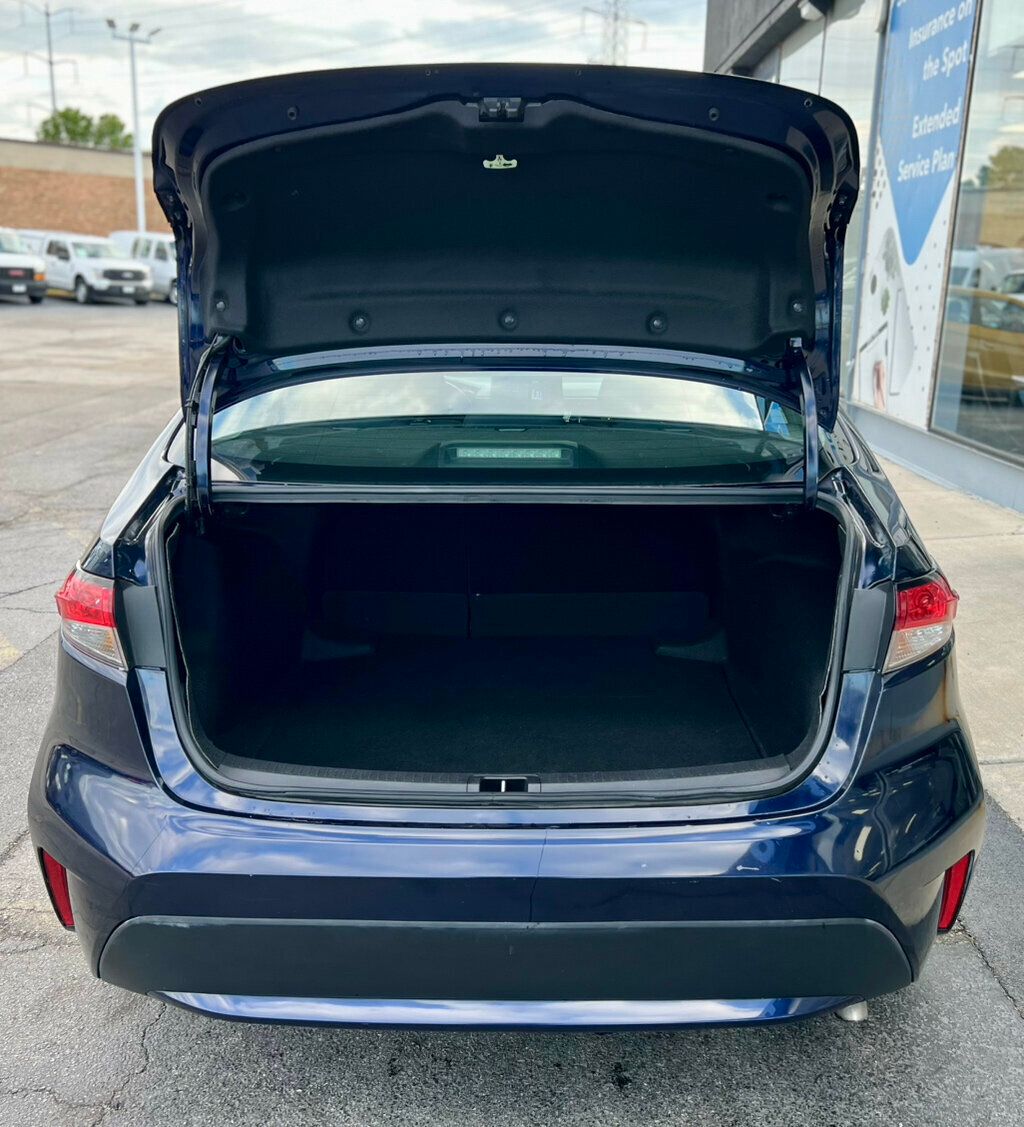 2022 Toyota Corolla LE photo 27