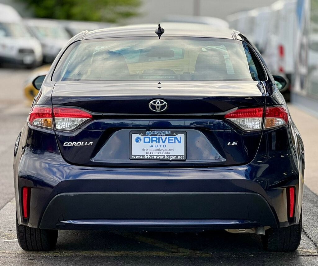 2022 Toyota Corolla LE photo 4