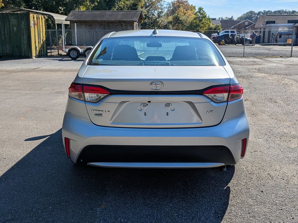 2022 Toyota Corolla LE photo 4