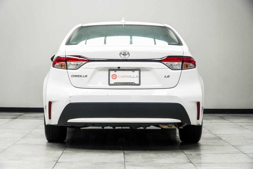 2022 Toyota Corolla LE photo 9