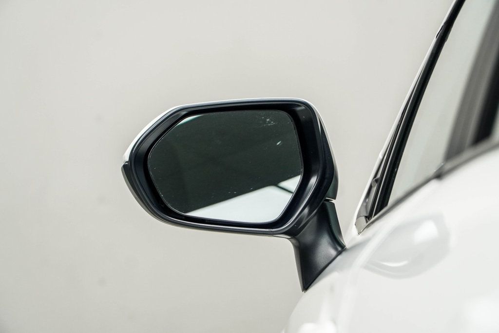 2022 Toyota Corolla LE photo 12