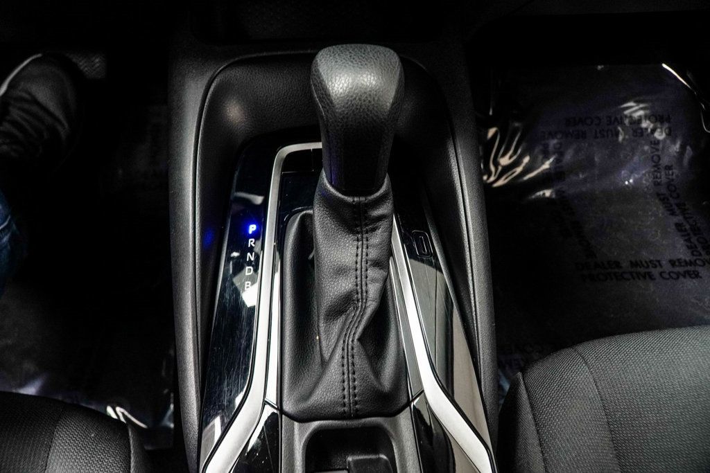 2022 Toyota Corolla LE photo 16
