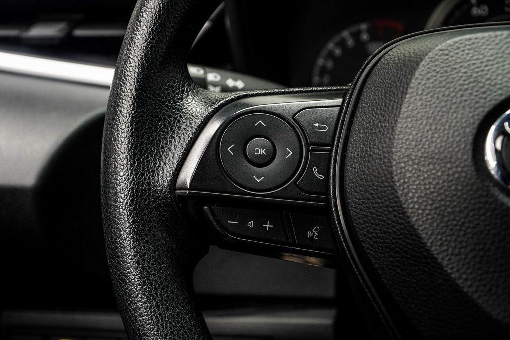 2022 Toyota Corolla LE photo 20